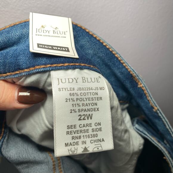 NWT Judy Blue Slim Fit Medium Wash Curvy Stretchy Jeans Women's size 22W - Picture 10 of 10